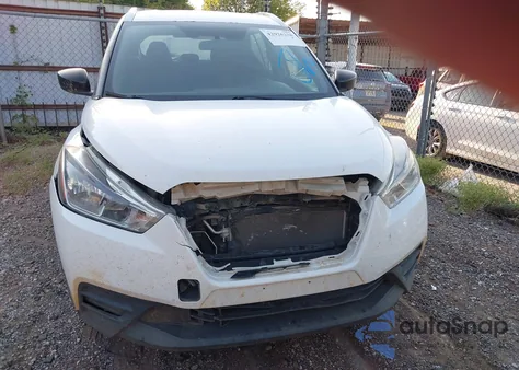 2018 Nissan Kicks S z USA, uszkodzony, nr VIN 3N1CP5CU4JL521234